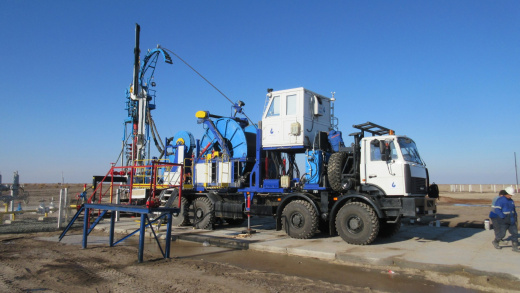 Установка колтюбинговая подземного и капитального ремонта скважин УКРС-30